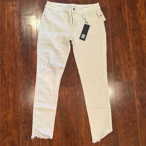 DL1961 White Skinny Jeans with Frayed Hem